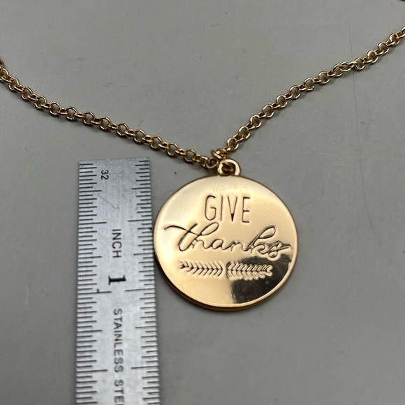 Gold Pendant Necklace with 'Give Thanks' Inscription - Picture 2 of 3
